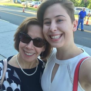 Meet your Posher, Lauren